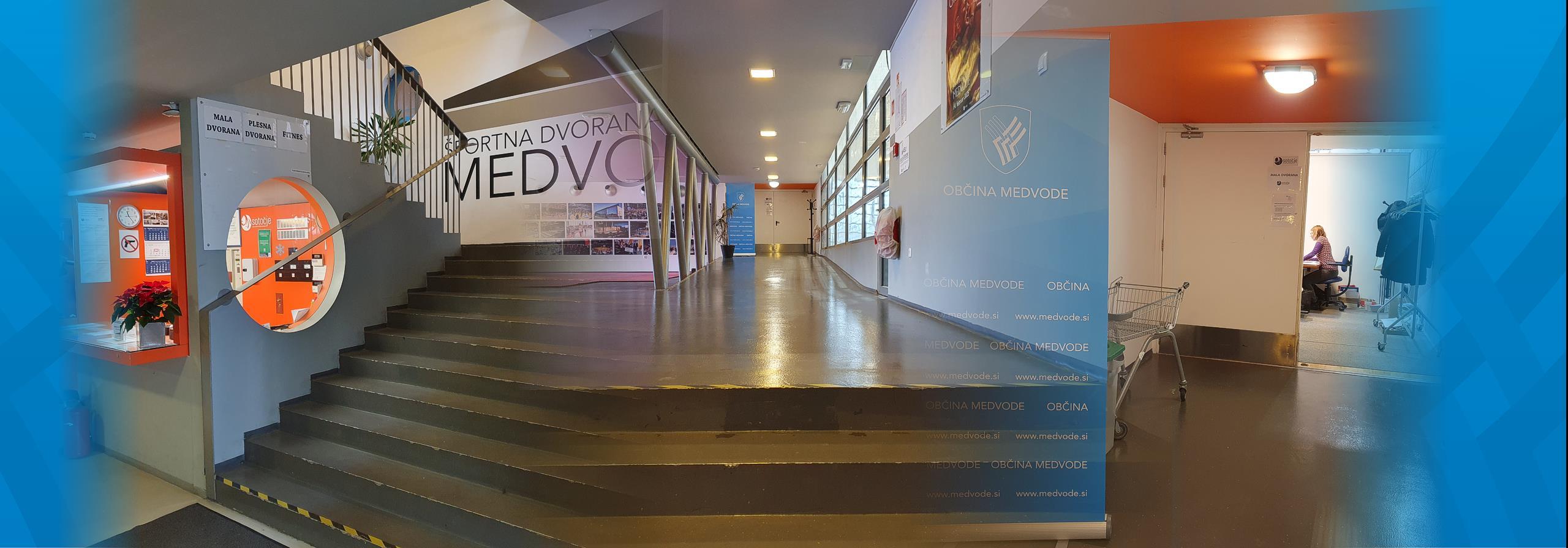  občinska uprava začasno v Športni dvorani Medvode